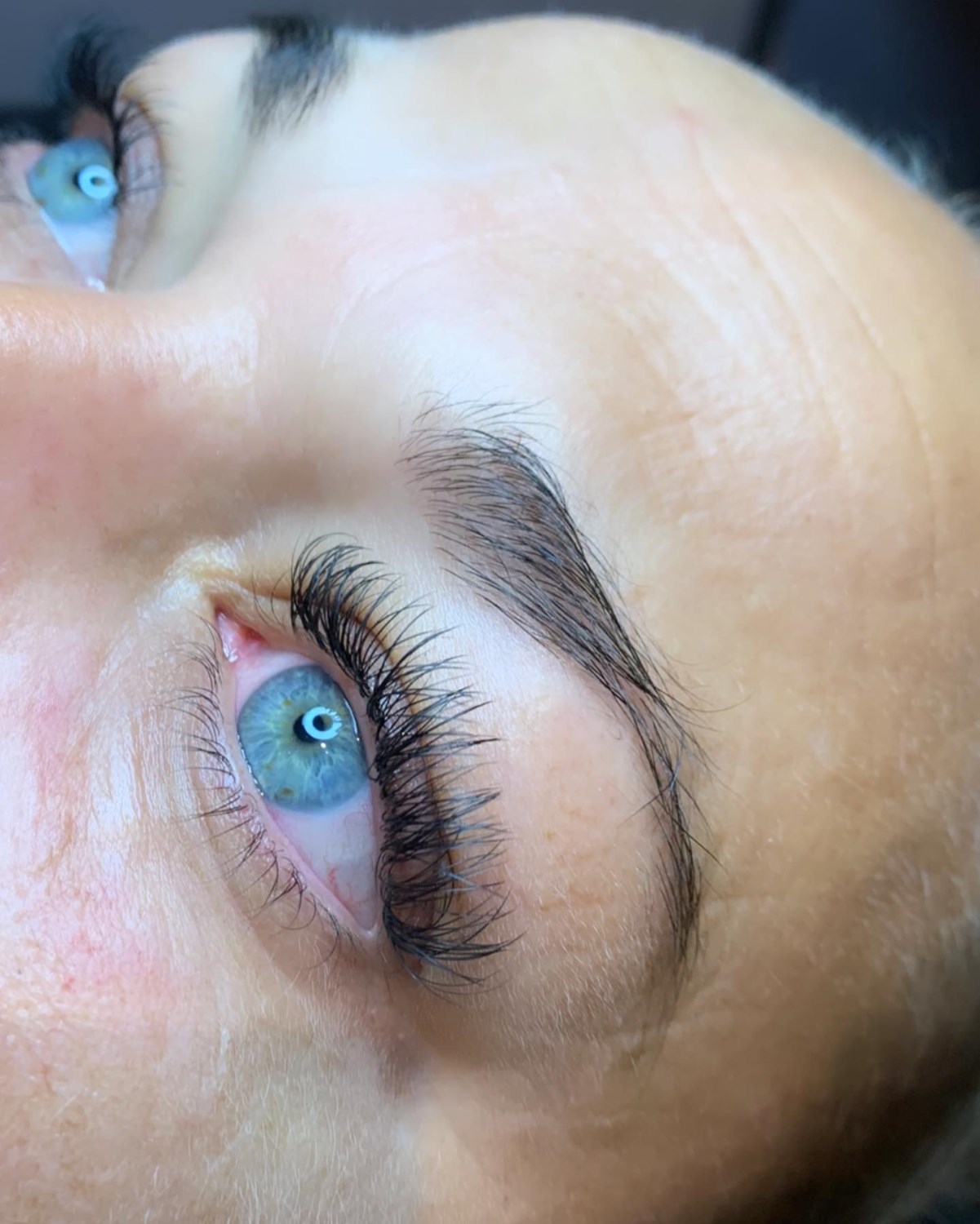 Eyelash extensions som giver dig vipper i Aarhus | Se her